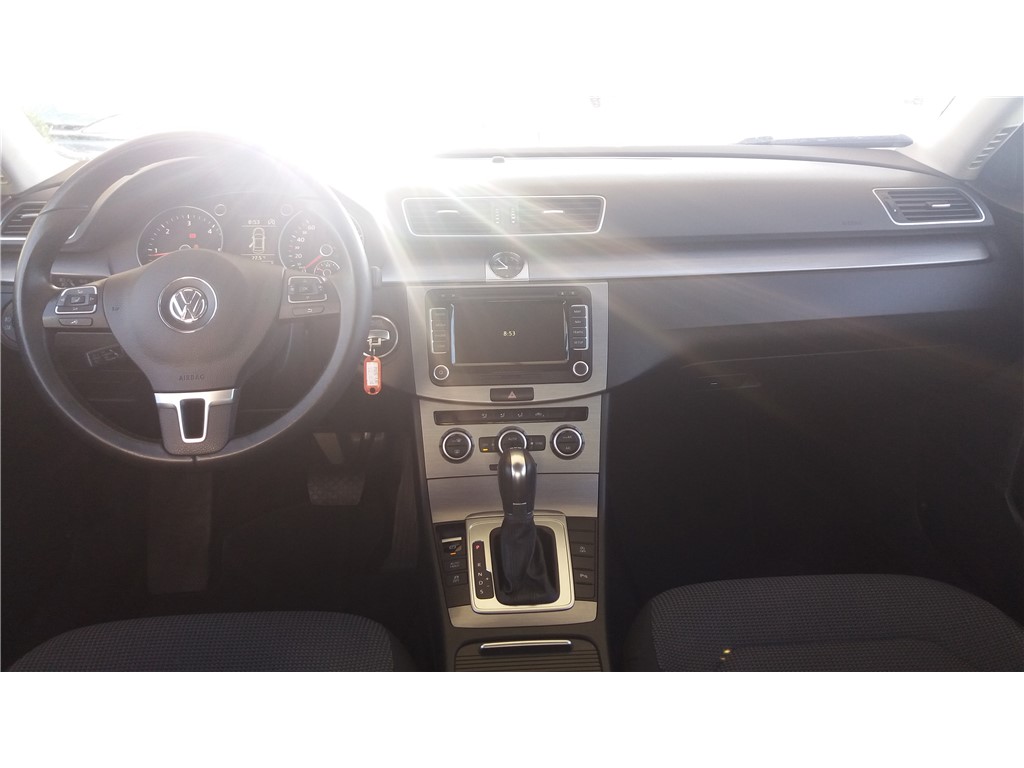 Volkswagen Passat
 1.6 TDI AUTOMATIC