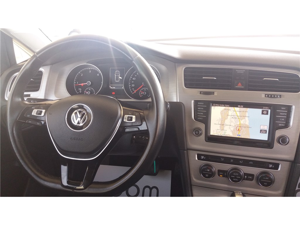 Volkswagen Golf 1.6 TDI -AUTOMATIC
