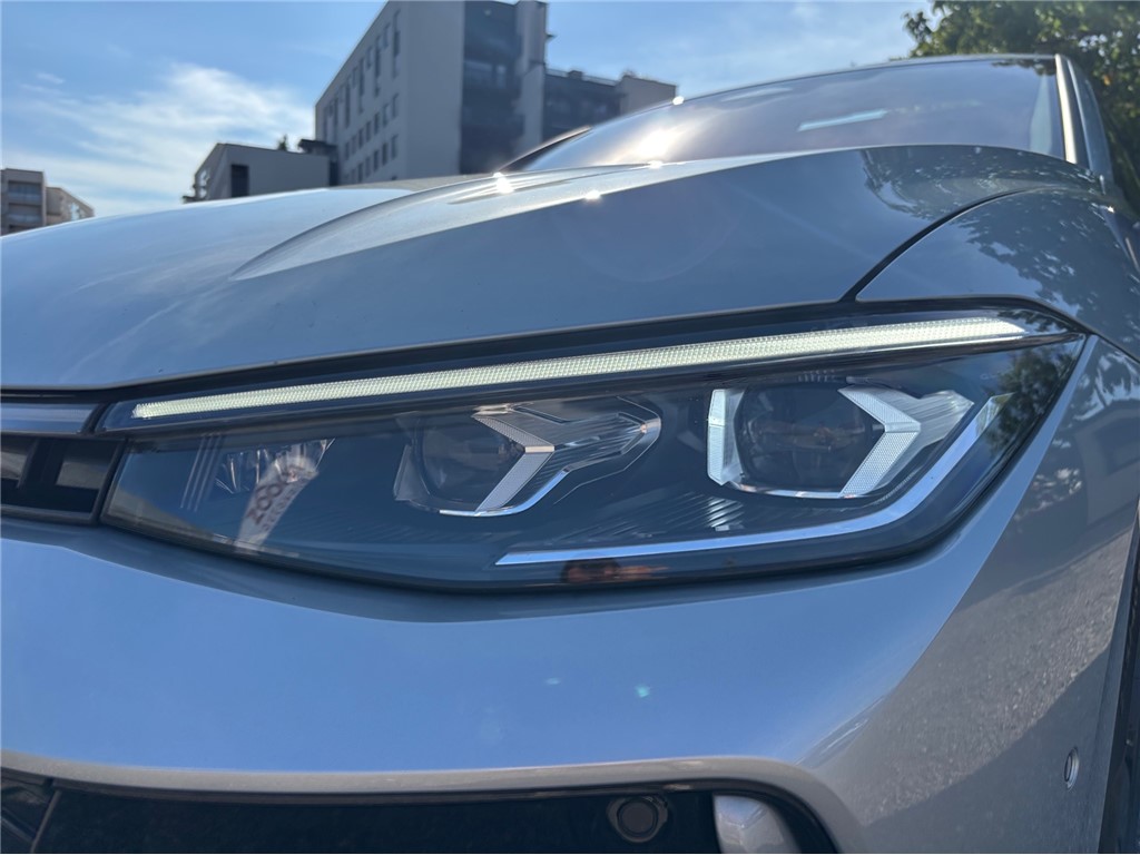 Volkswagen Passat
 2.0 TDI 110 kW AUTOMATIK R-LINE