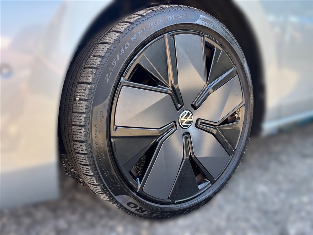 Volkswagen Passat
 2.0 TDI 110 kW AUTOMATIK R-LINE