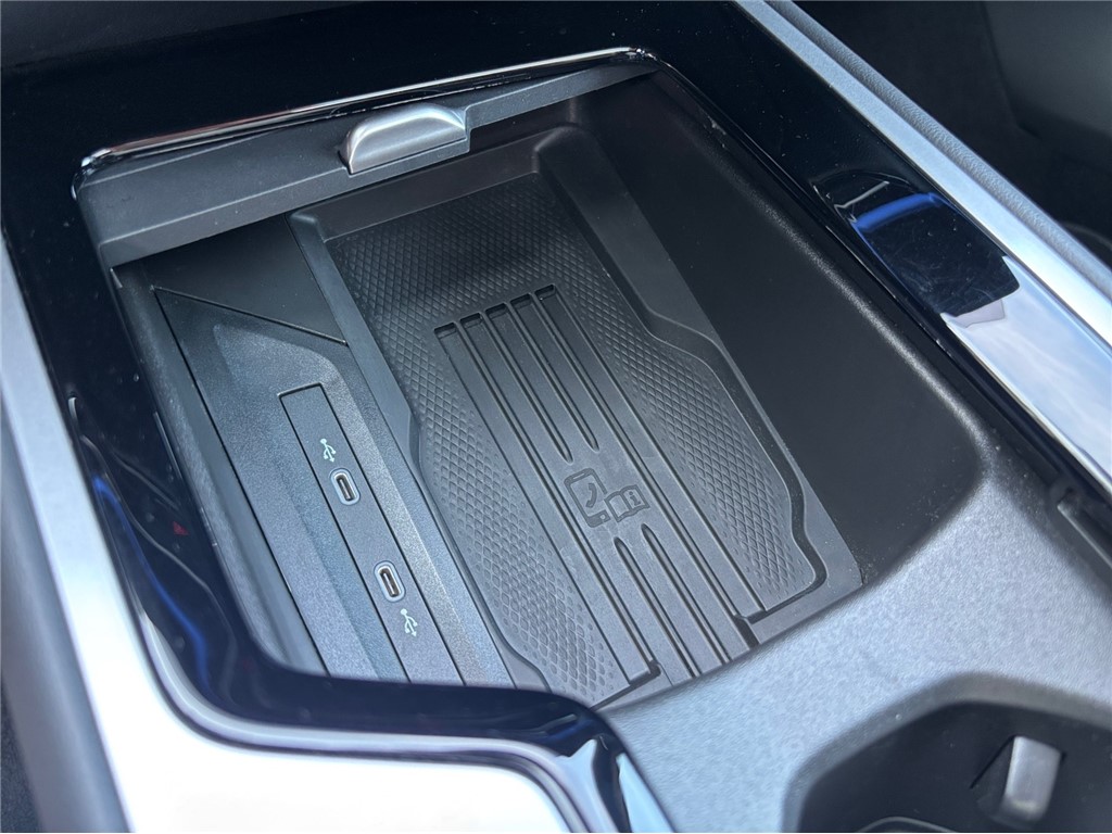Volkswagen Passat
 2.0 TDI 110 kW AUTOMATIK R-LINE