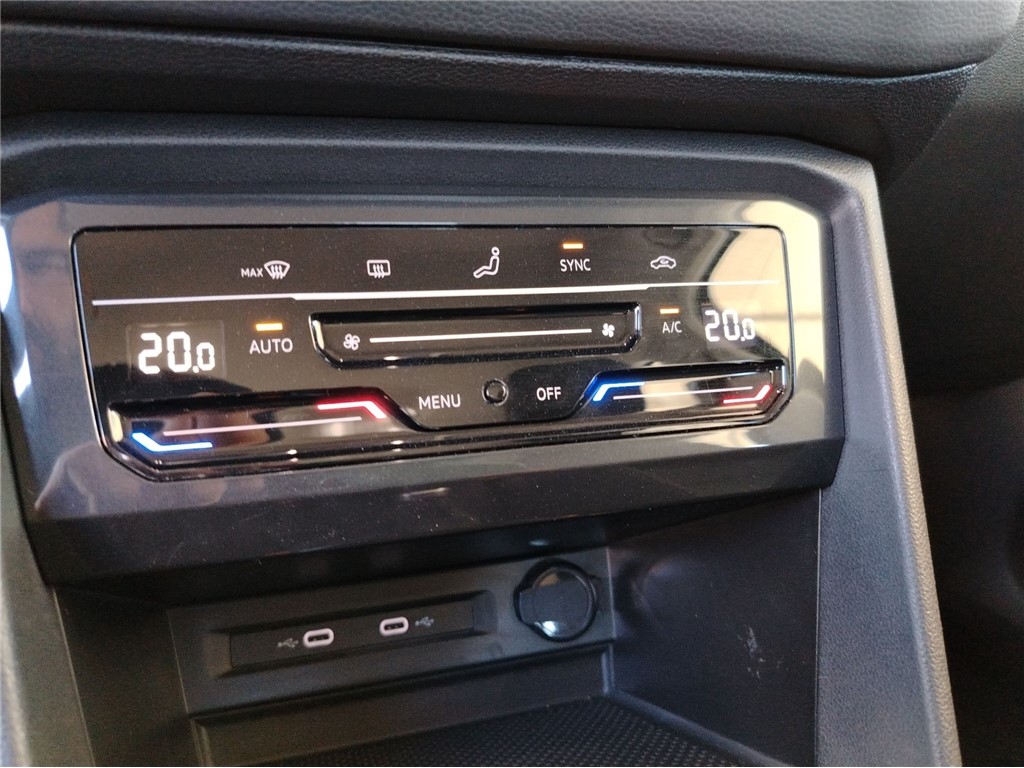 Volkswagen Tiguan
 2.0 TDI DSG