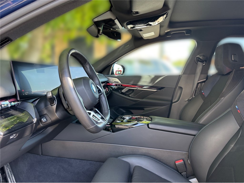 BMW
 550 e xDrive M Sportpaket