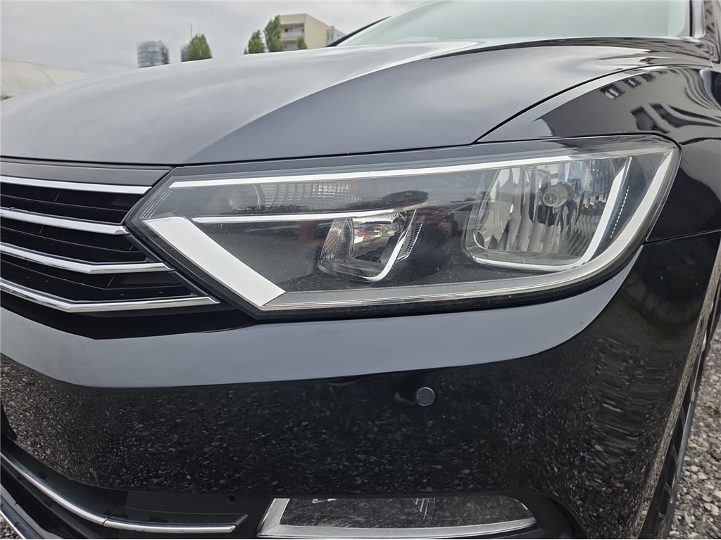 Volkswagen Passat
 2.0 TDI 110kW *REGISTRIRANO*