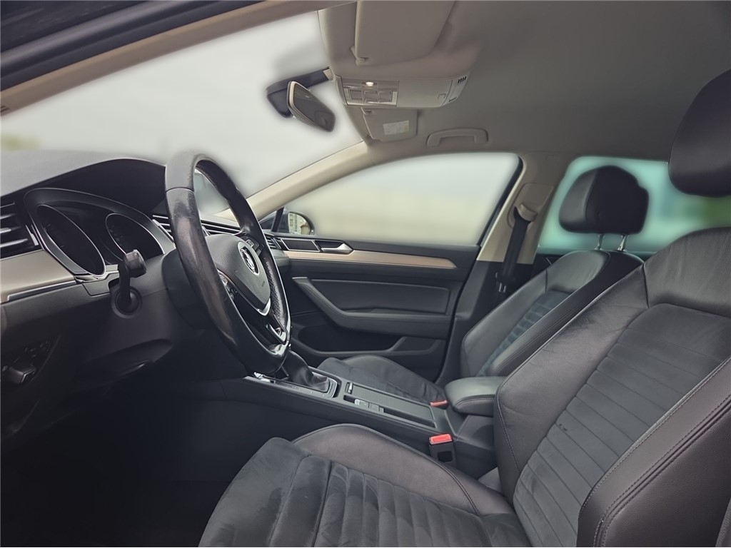Volkswagen Passat
 2.0 TDI 110kW *REGISTRIRANO*
