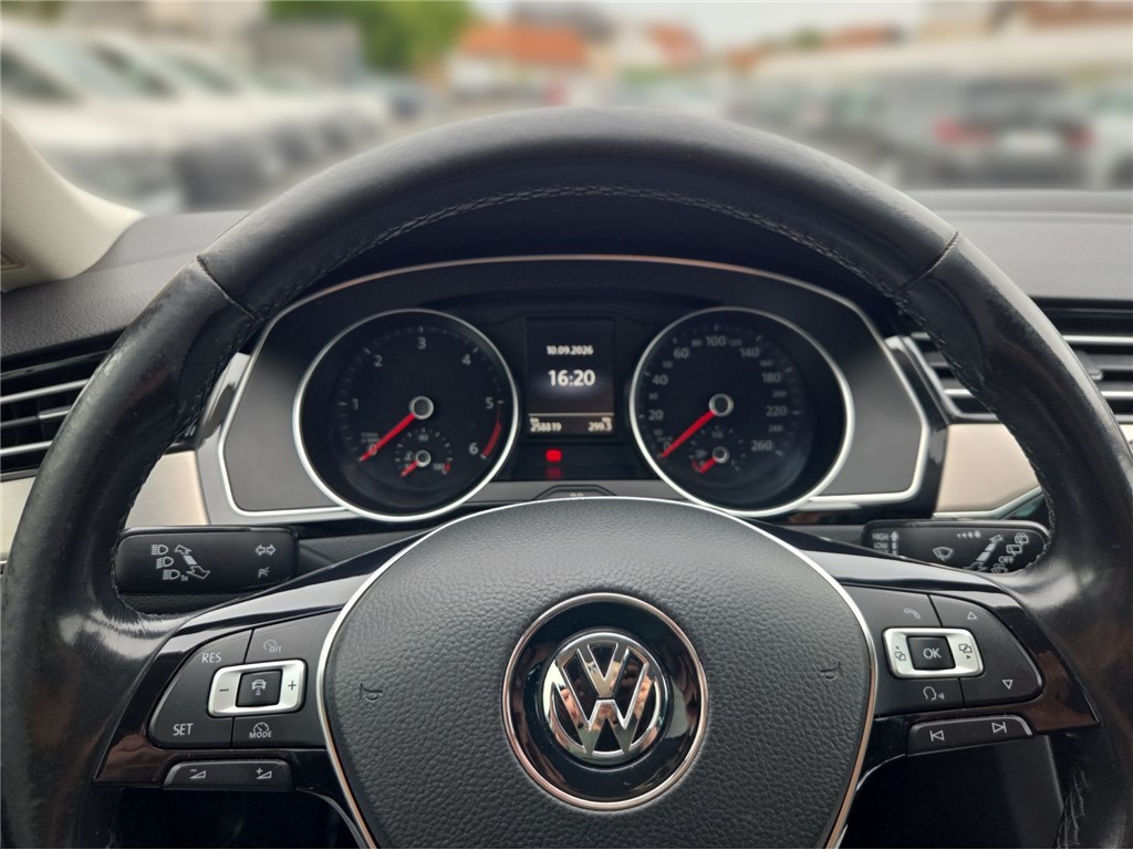 Volkswagen Passat
 2.0 TDI 110kW *REGISTRIRANO*