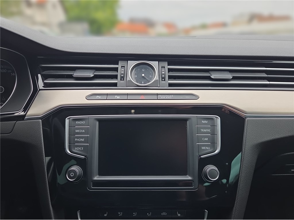Volkswagen Passat
 2.0 TDI 110kW *REGISTRIRANO*