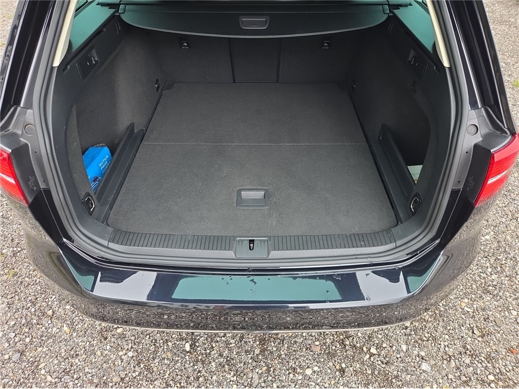 Volkswagen Passat
 2.0 TDI 110kW *REGISTRIRANO*
