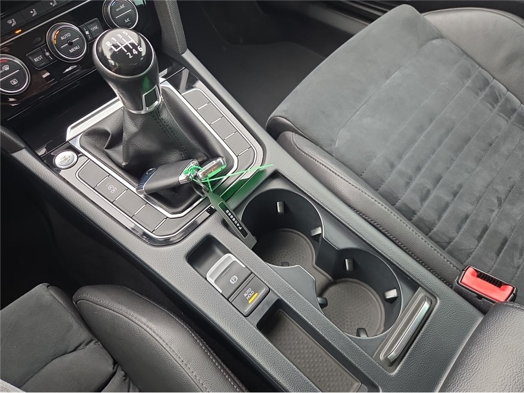 Volkswagen Passat
 2.0 TDI 110kW *REGISTRIRANO*