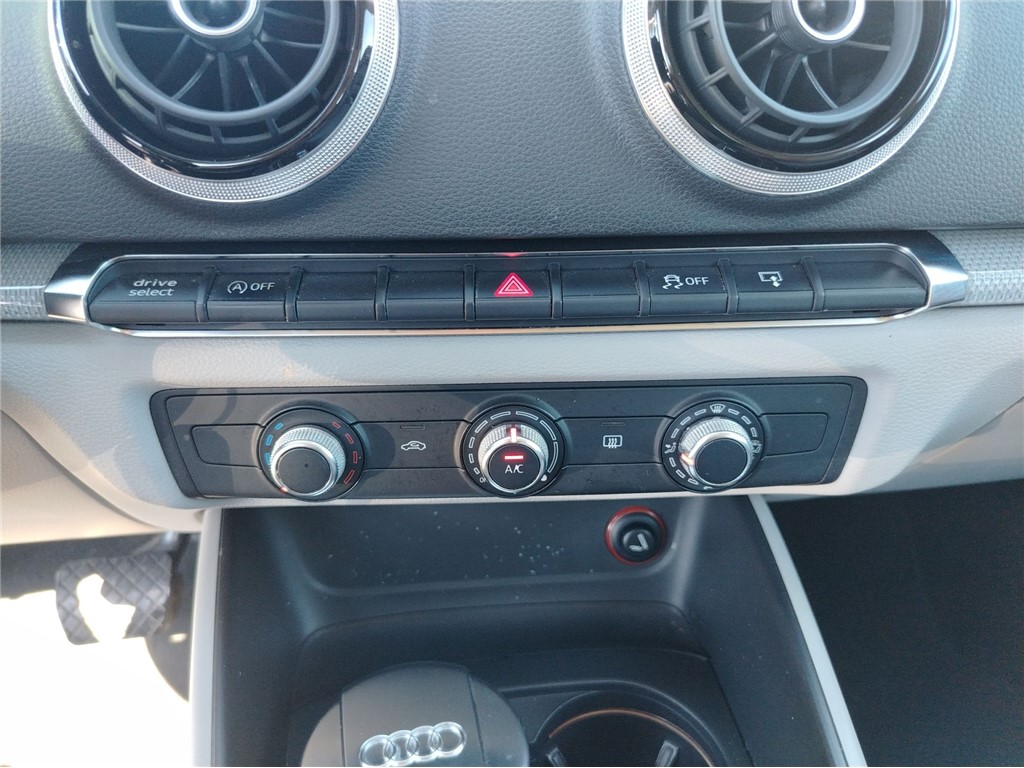 Audi
 A3
 2.0 TDI S tronic