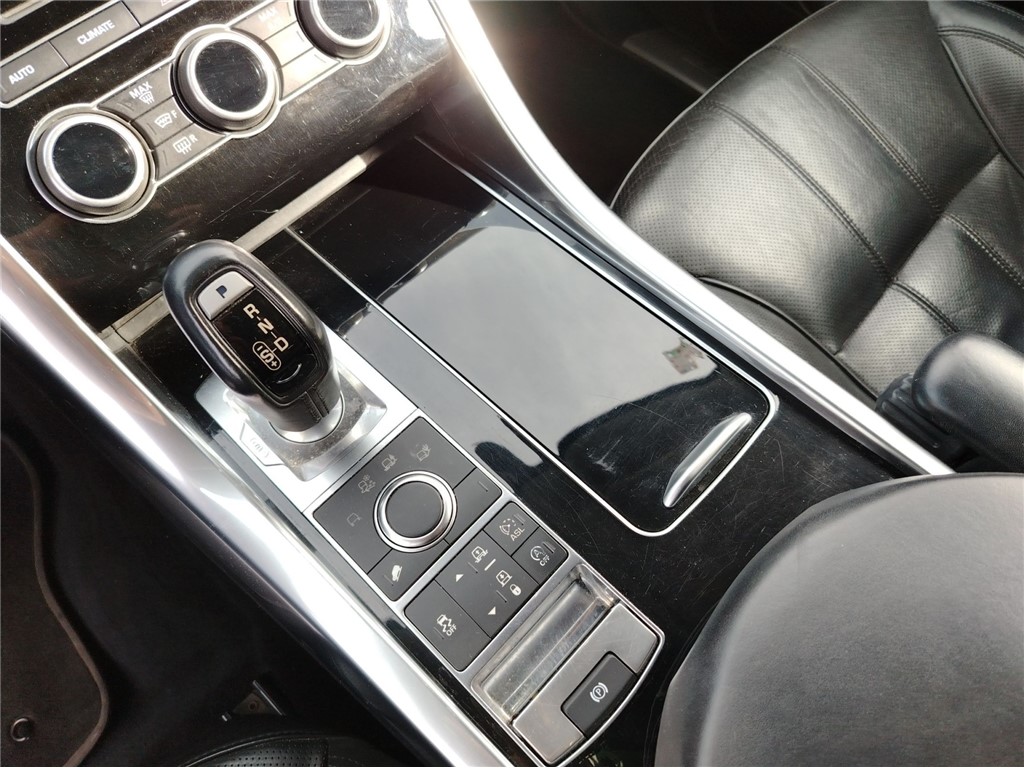 Land Rover
 Range Rover Sport 
 3.0 DT SPORT HSE