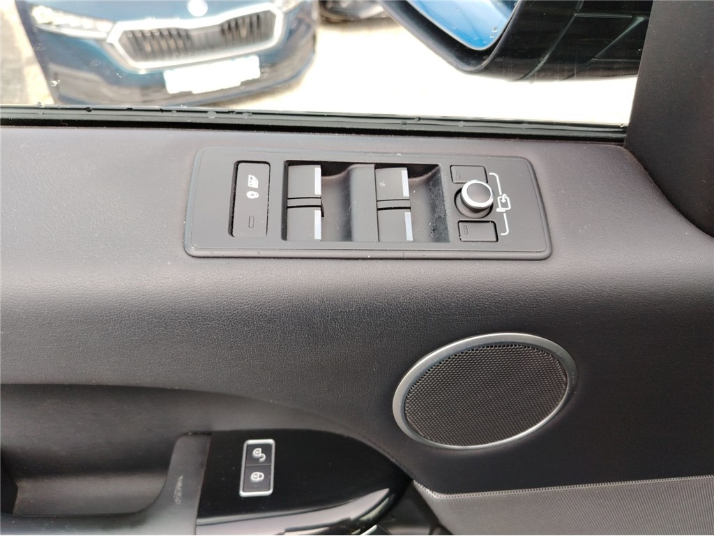 Land Rover
 Range Rover Sport 
 3.0 DT SPORT HSE