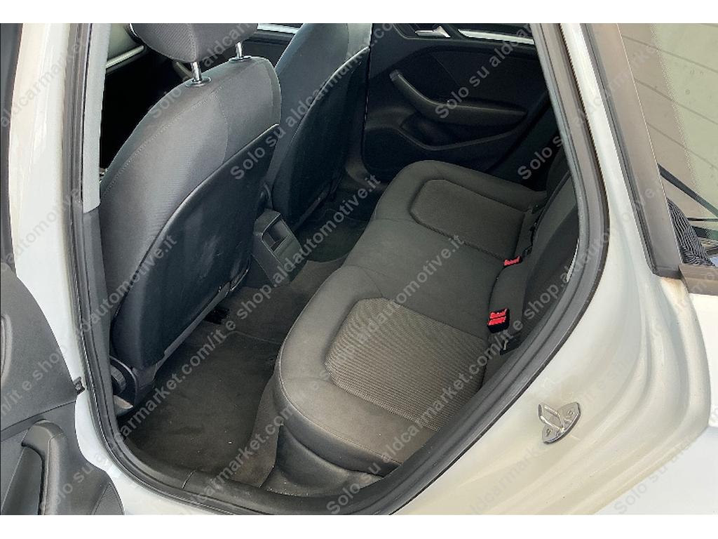 Audi
 A3
 30 TDI S tronic Business