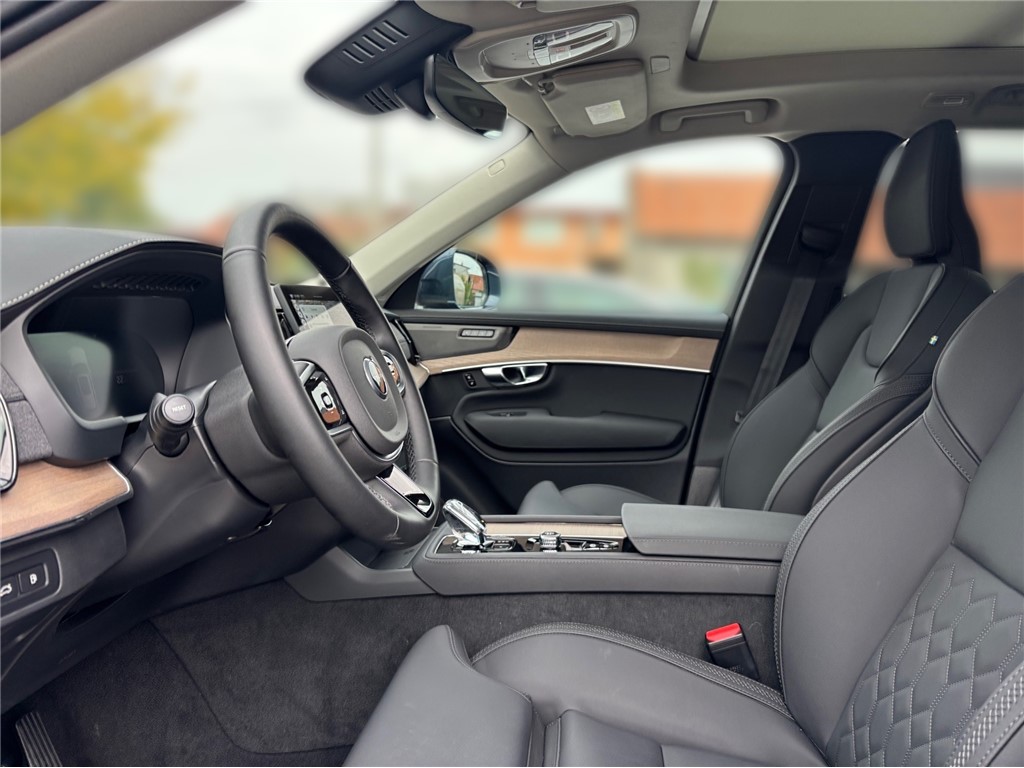 Volvo
 XC90 
 T8 AWD Plus Dark 455KS H&K