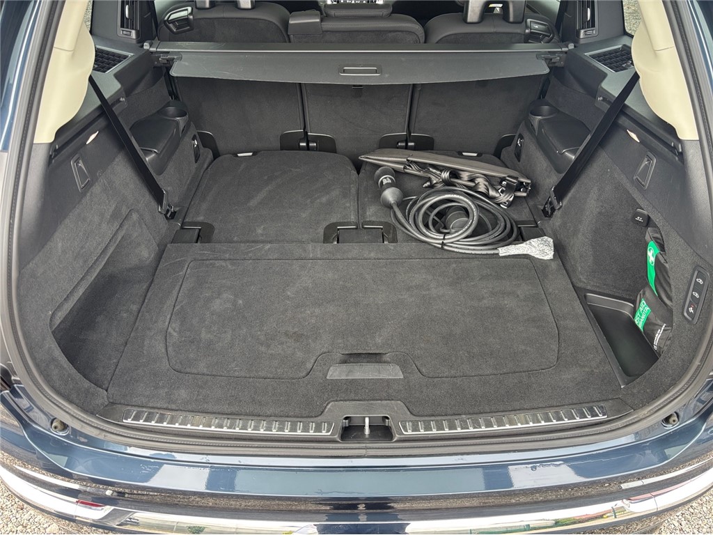 Volvo
 XC90 
 T8 AWD Plus Dark 455KS H&K