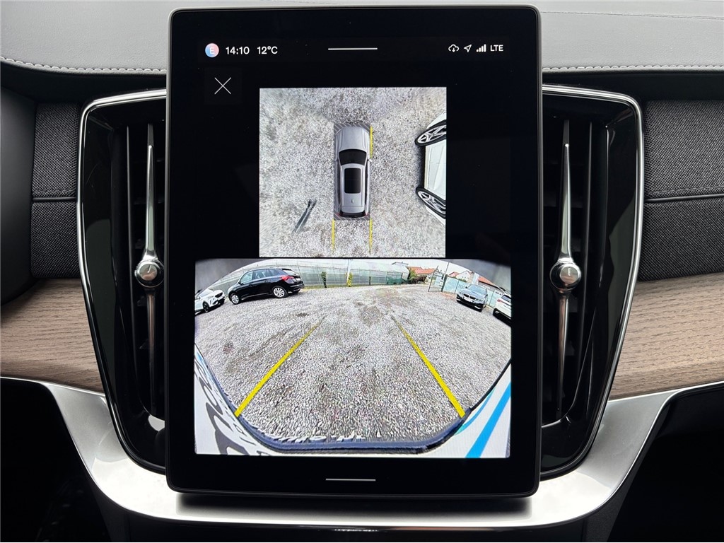 Volvo
 XC90 
 T8 AWD Plus Dark 455KS H&K