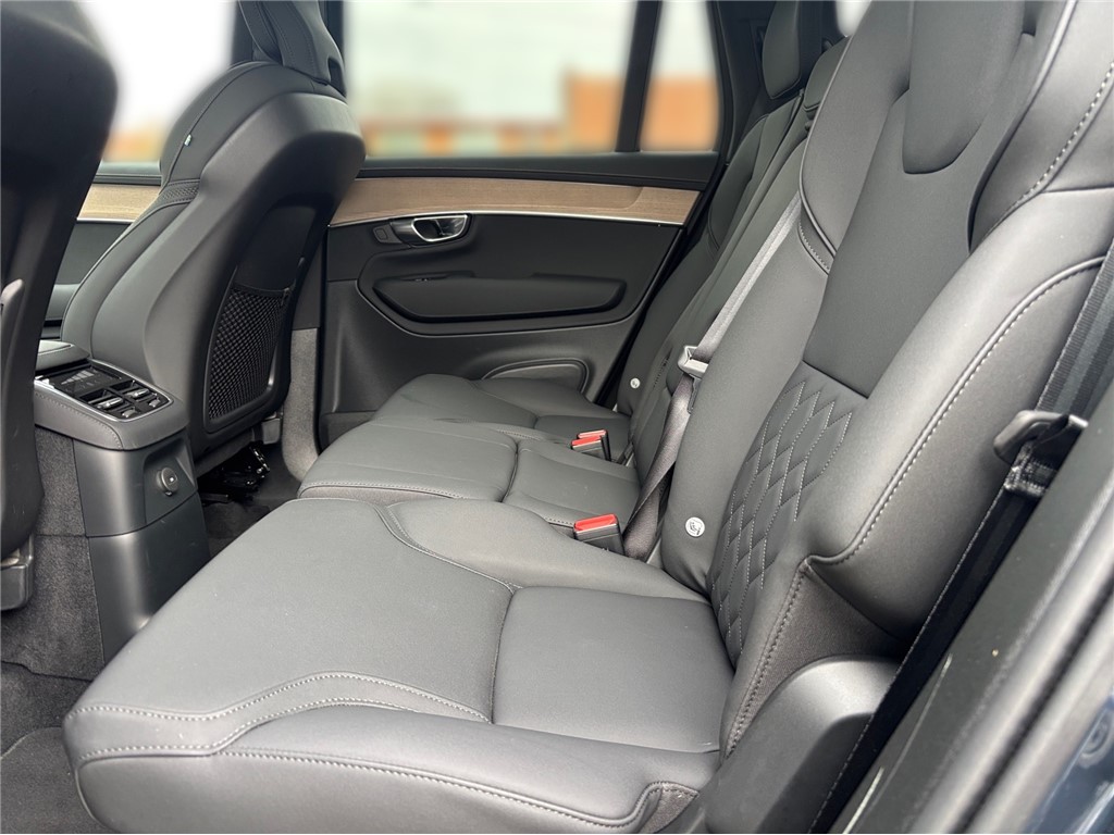 Volvo
 XC90 
 T8 AWD Plus Dark 455KS H&K