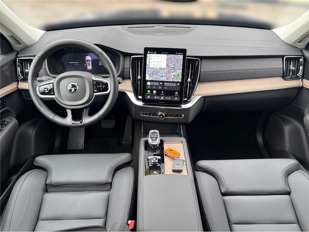 Volvo
 XC90 
 T8 AWD Plus Dark 455KS H&K