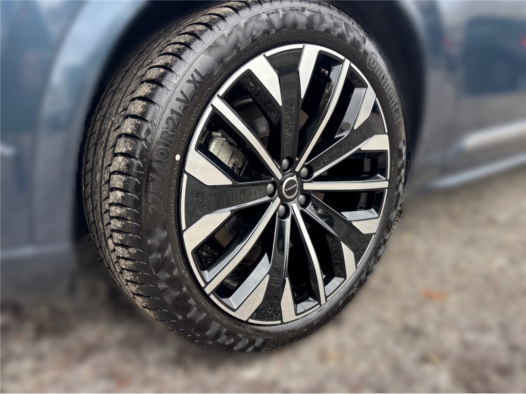 Volvo
 XC90 
 T8 AWD Plus Dark 455KS H&K