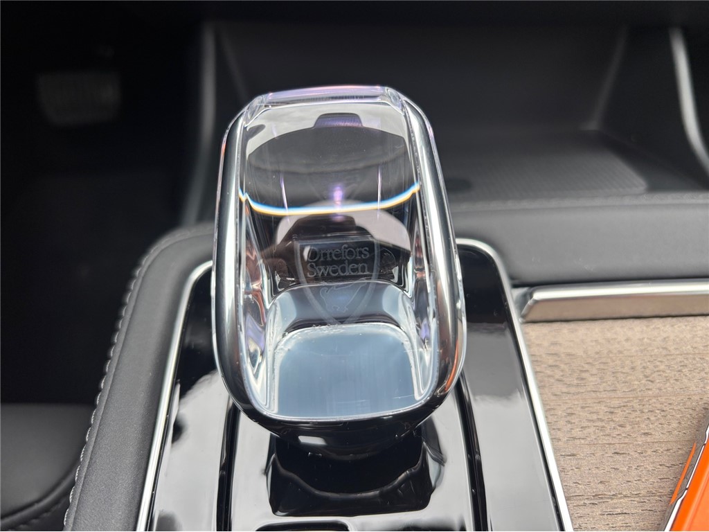 Volvo
 XC90 
 T8 AWD Plus Dark 455KS H&K
