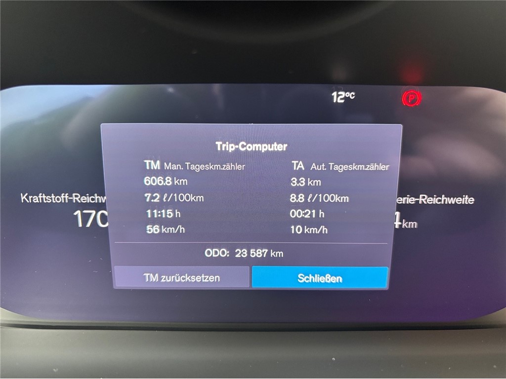 Volvo
 XC90 
 T8 AWD Plus Dark 455KS H&K