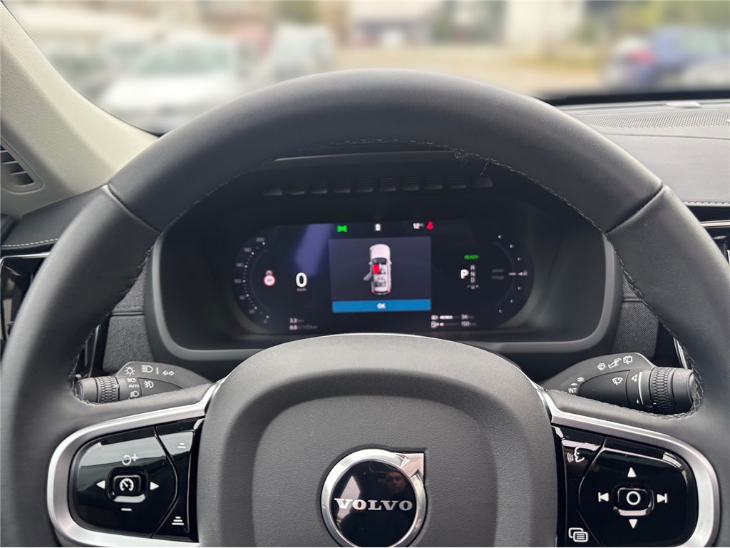 Volvo
 XC90 
 T8 AWD Plus Dark 455KS H&K