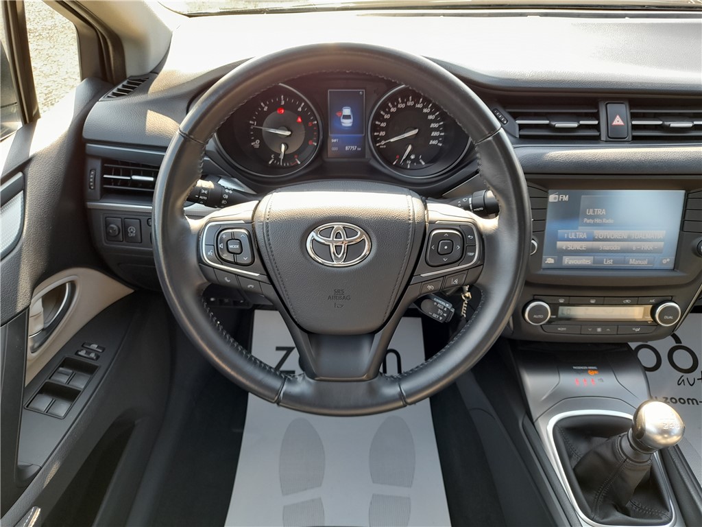 Toyota
 Avansis 2.0 D-4D Luna *Navigacija, Kamera*