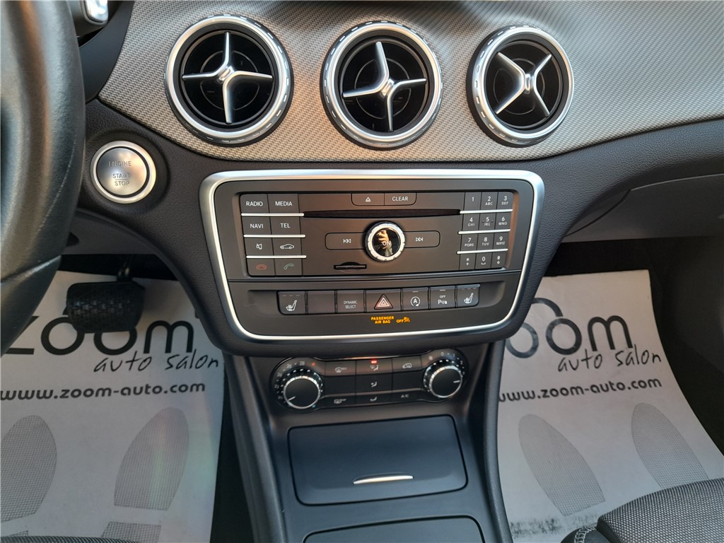 Mercedes-Benz
 GLA 180 d NAVI, PDC, KAMERA, KEYLESS, AUTOMATIK